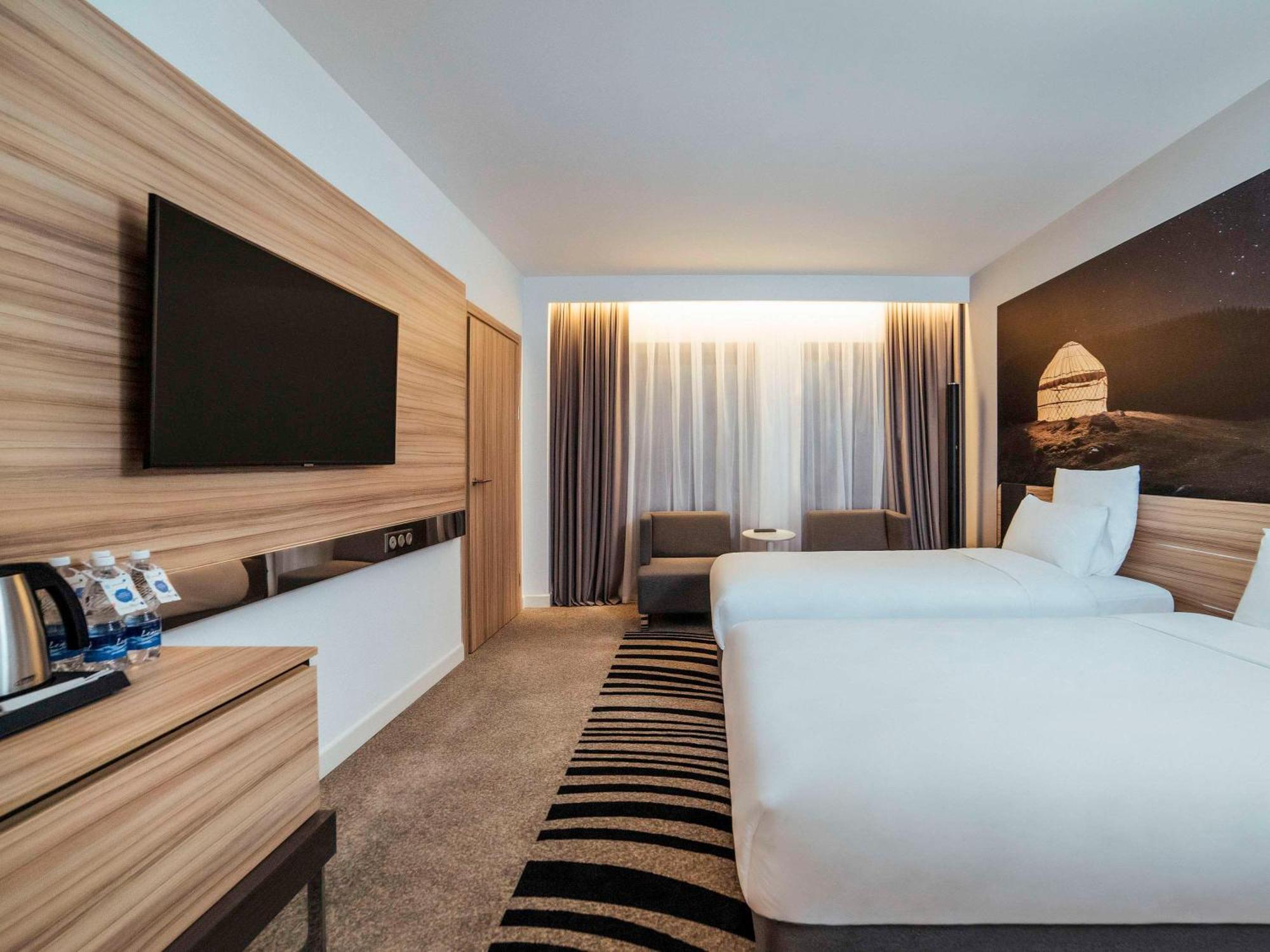 Novotel Bishkek City Center Esterno foto
