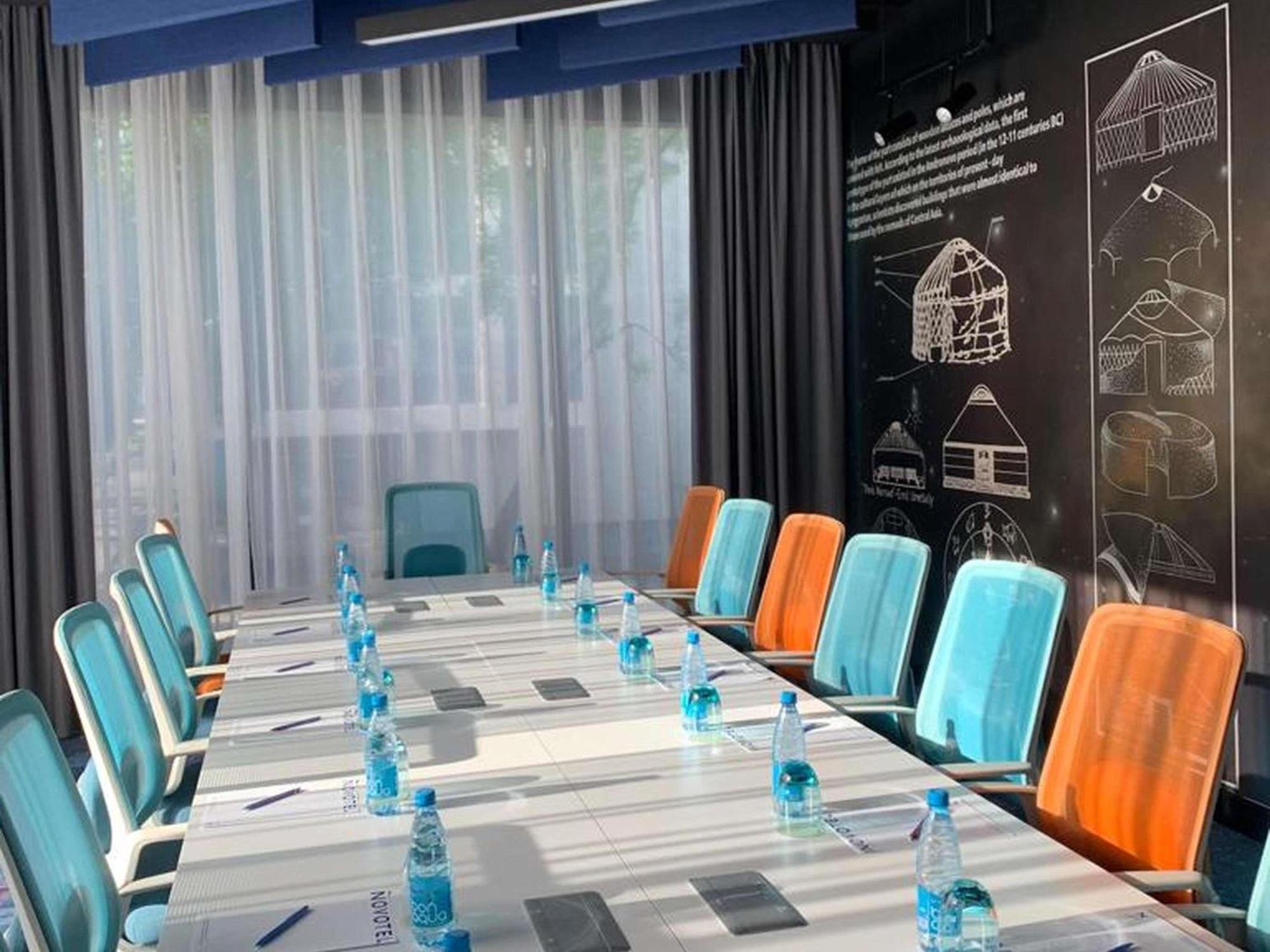 Novotel Bishkek City Center Esterno foto